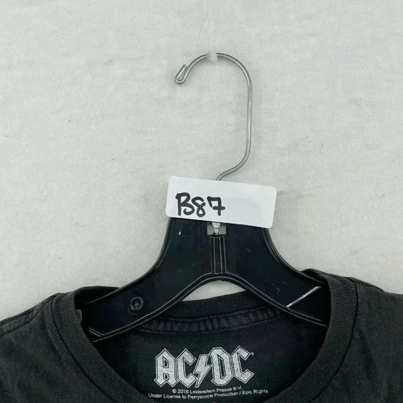 ACDC T-Shirt Women's Sz M Black ACDC Back In Black 1980 US Tour Crew Neck - Picture 10 of 10